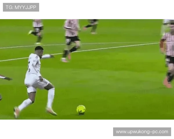 假摔为何有时不判？裁判如何界定“夸张倒地”与合理反应