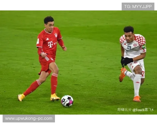 厄德高与穆西亚拉：技术型中场的风格差异解析