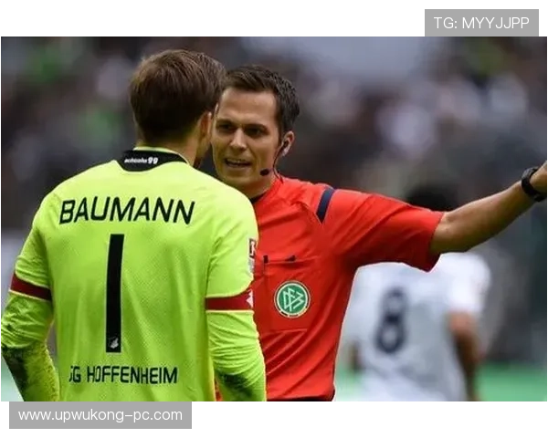 冲撞门将判罚为何常引争议？规则界限全解析