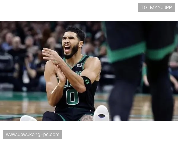 塔图姆单打效率优于布朗挡拆，拉开进攻层次