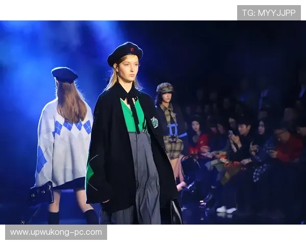 杨舒予穿得比开演唱会还奢华，网友：这是来打篮球的还是时装周的模特？