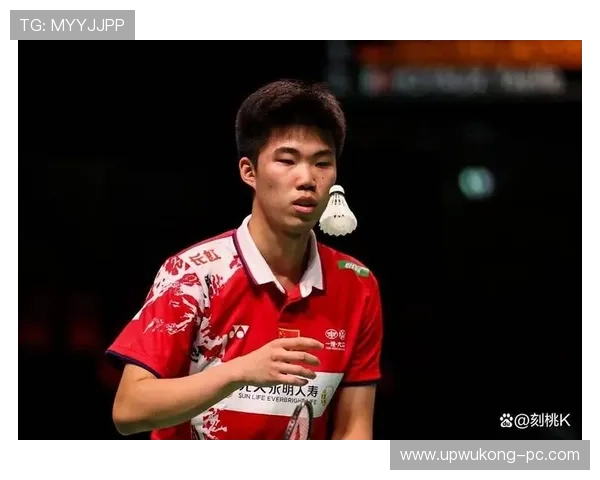 翁泓阳训练室里连手机都敢扔，这自律程度怕是普通人翻不了身了吧