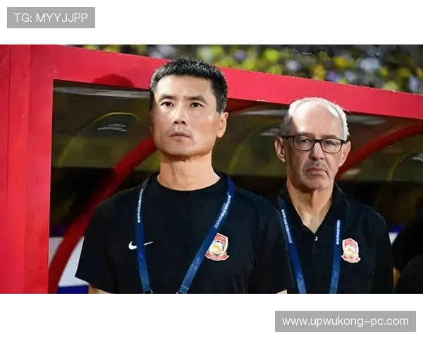 中国男足集训名单公布引发球迷对新任主帅战术思路的热烈讨论